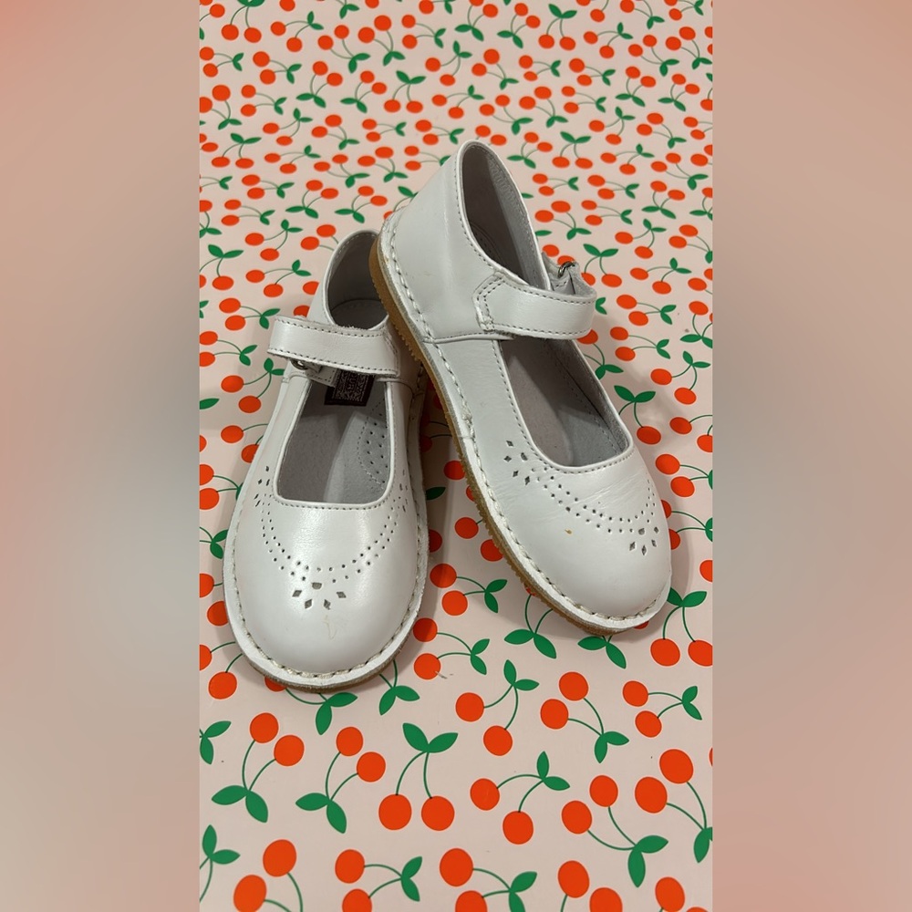 L’Amour White Mary Jane Shoes SIZE 11
